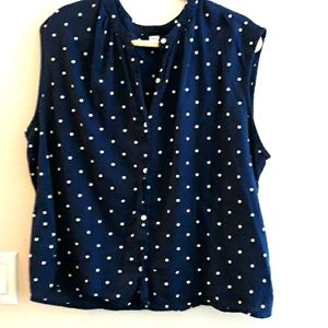 Classy button-down sleeveless top